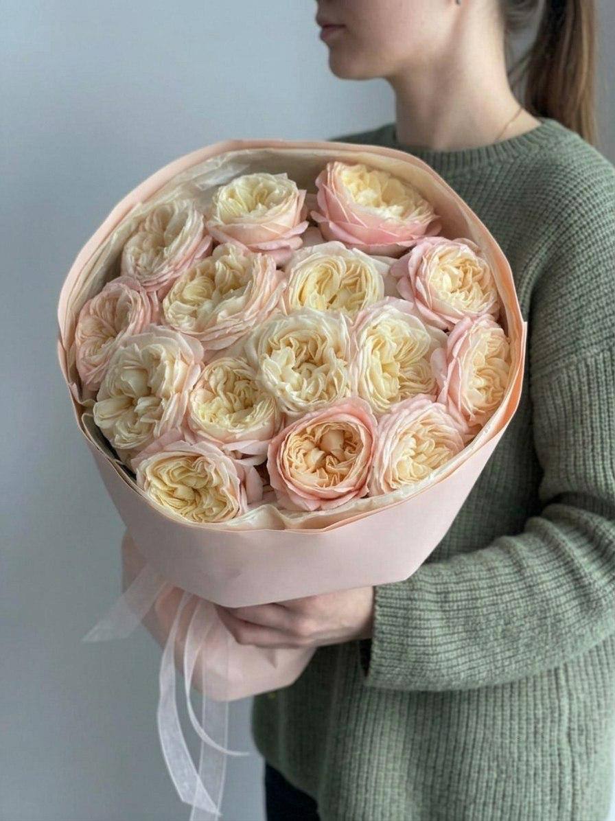 Моно-букет из пионовидных роз